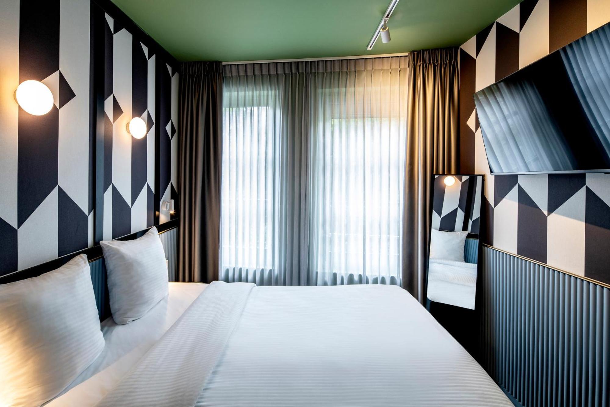 Tourist Inn Hotel Amsterdam Ngoại thất bức ảnh