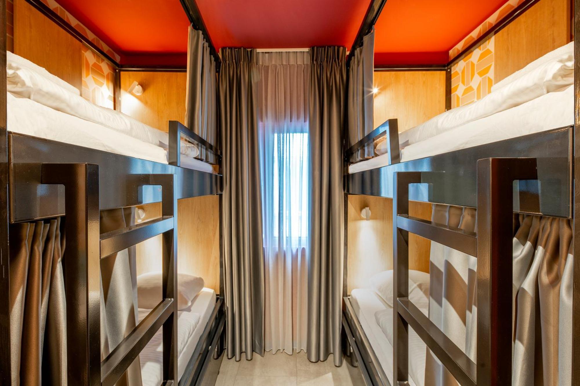 Tourist Inn Hotel Amsterdam Ngoại thất bức ảnh