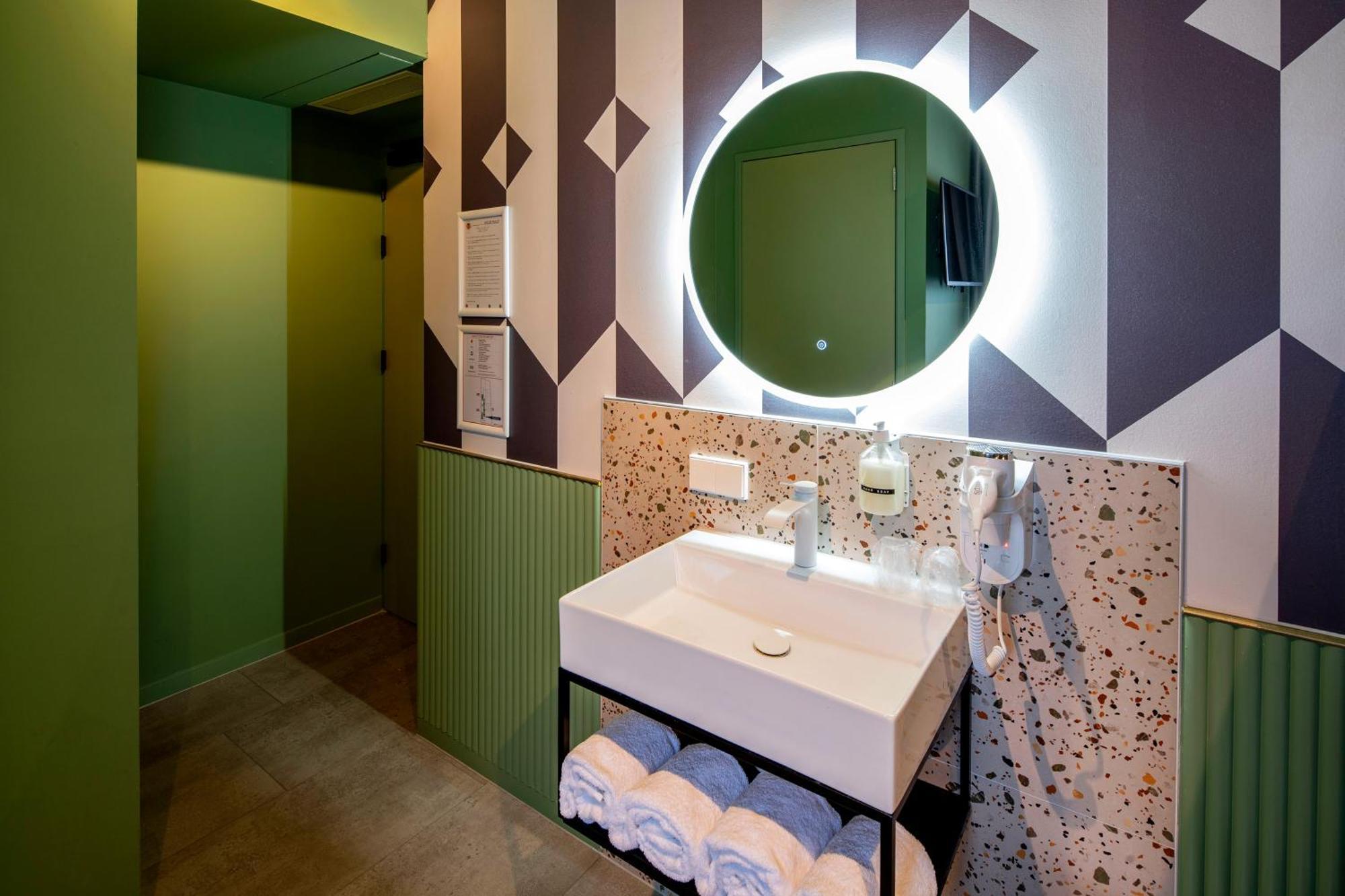 Tourist Inn Hotel Amsterdam Ngoại thất bức ảnh